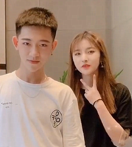 佳帅发文向次惑小仙女道歉,承认之前打过她,可责任不完全是自己的