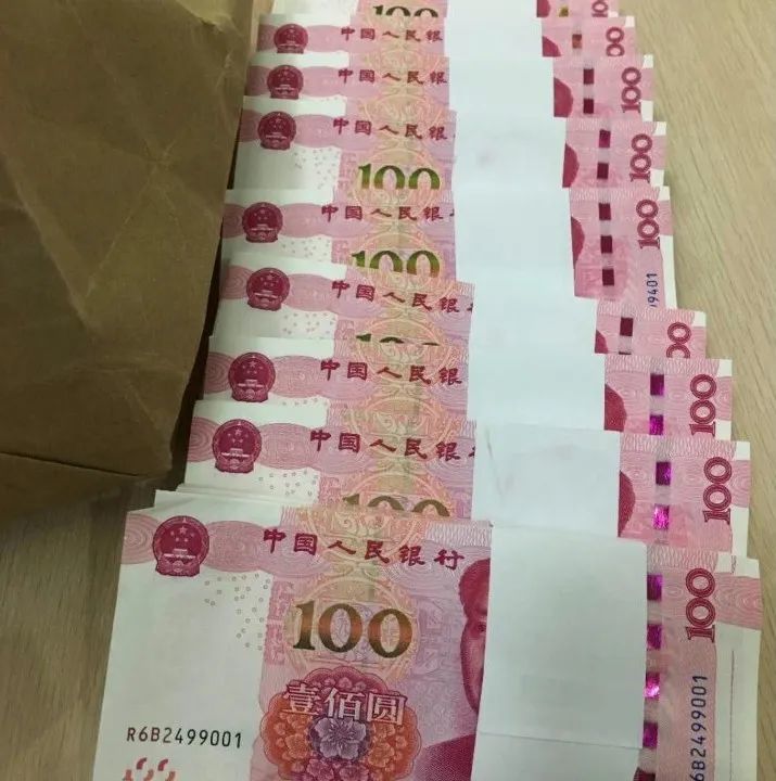 澄海某小区垃圾桶旁惊现十万元巨款,这钱原来是