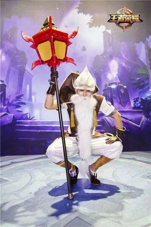 孙尚香刘禅(找不到cos了)庄周妲己甄姬安琪拉项羽亚瑟首先是初始英雄