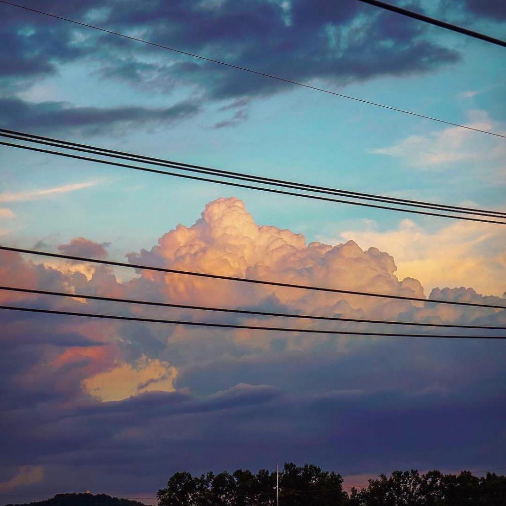 温柔系天空背景图:蓝天白云,吃吃喝喝才是我的梦想!