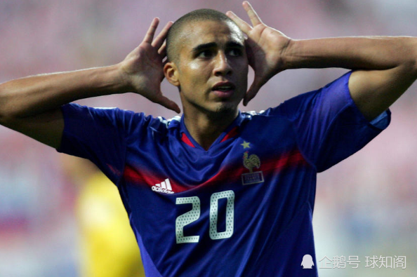 特雷泽盖凌空抽射助法国夺冠,经典庆祝动作载入史册