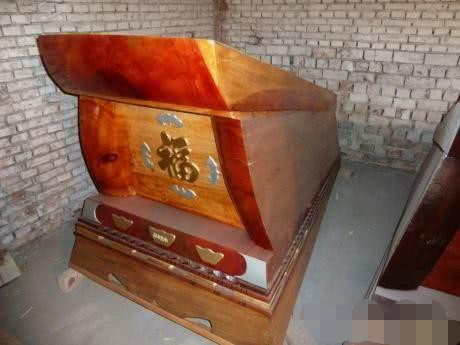 在农村,老人都会提前给自己和配偶准备一副棺材,是什么现象和心态?