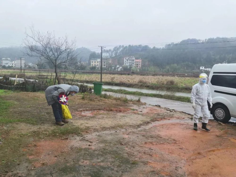 遂川西溪人口_医护人员送遂川昨日出院的廖某某返回西溪,下车后他做出了这样