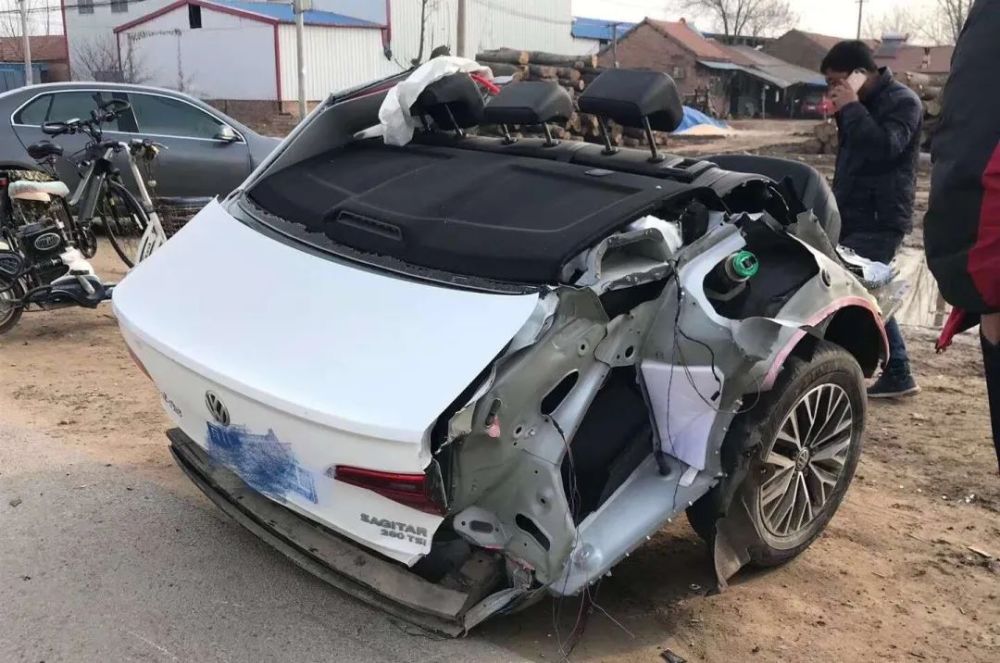 交警发微博问发生了什么,一汽-大众被网友cue回答