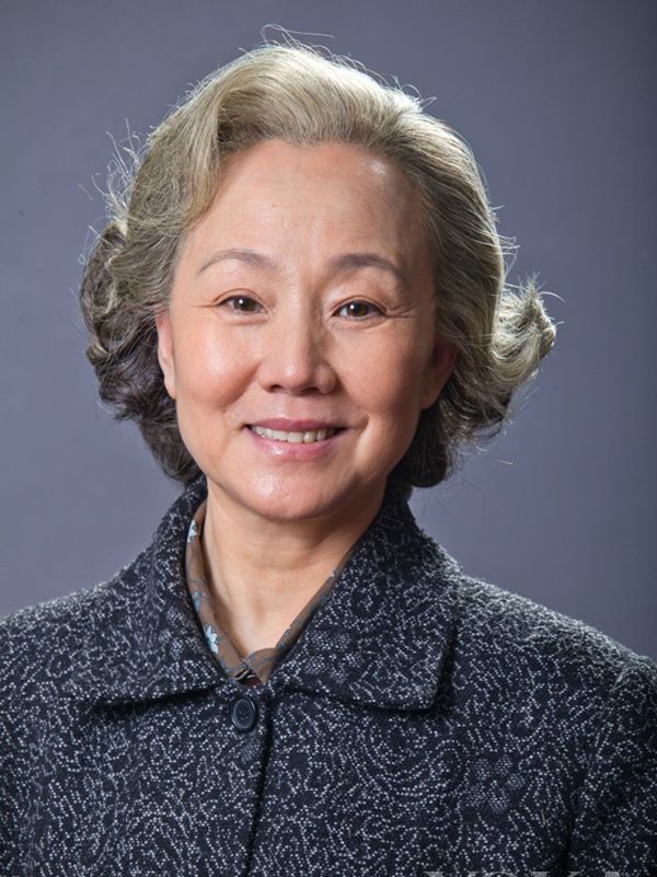 《安家》里的泼水无赖老太,被骂后不仅不怒,竟然还自豪?