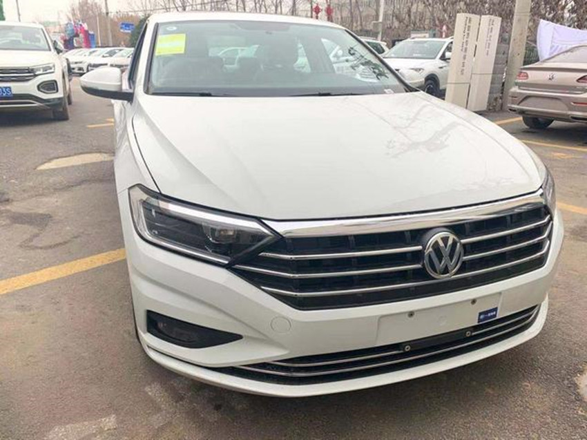 盯了一年的思域 最终选择这款车 150马力油耗6l 买它真不后悔 腾讯新闻