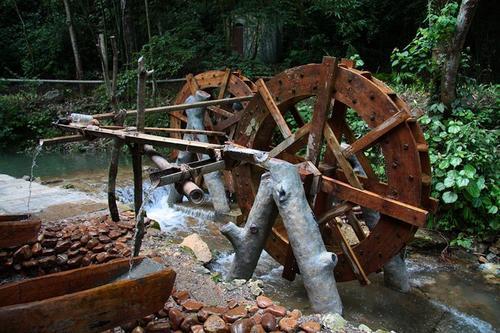 景區從讀水,品水,戲水,浴水四個方面打造水文化,通過水車,水碓,水磨坊