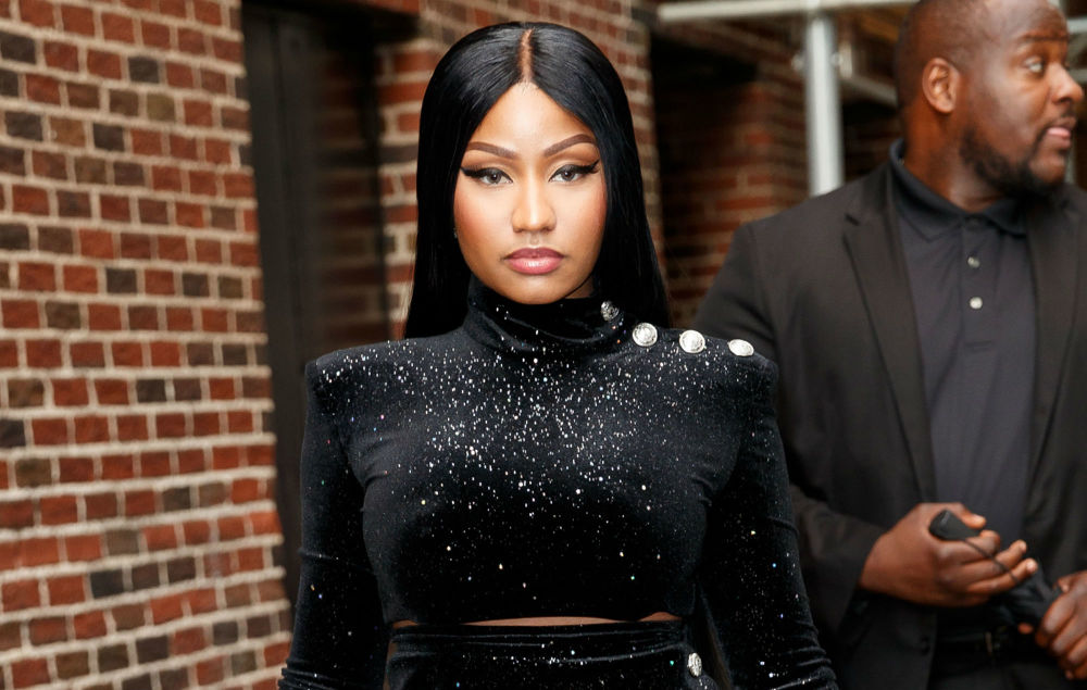 美国歌手"麻辣鸡"秀800万钻戒后,杀人犯丈夫遭起诉,可判10年