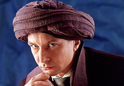 确切地说,是奇洛教授在听到有人说伏地魔可能在阿尔巴尼亚后,主动跑去