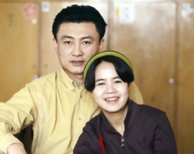 同是央视短发女主持担当王雪纯转型幕后刘纯燕童心不改