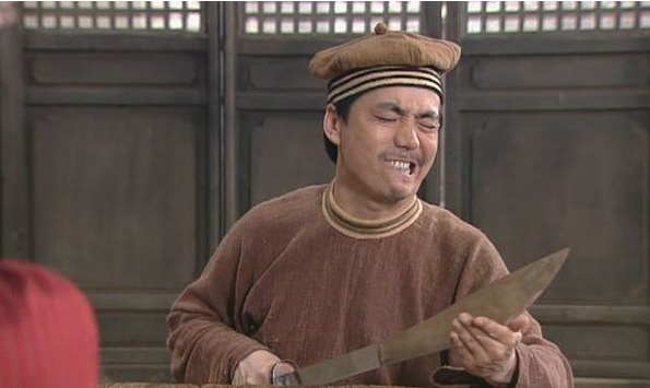 邢捕头范明孙子罕曝光55岁为逗孙子又唱又跳对继子如亲生