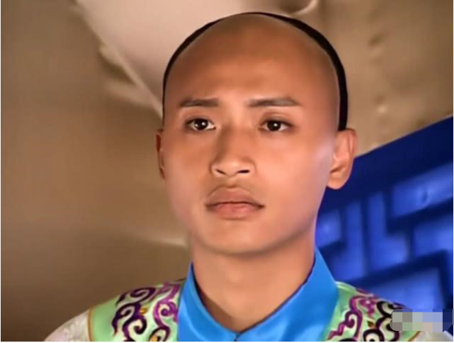 尔泰入赘到西藏后地位如何尔康无心的一句话就可体现出来