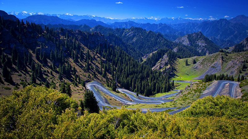 天山大峡谷:天山山脉上一颗璀璨的明珠