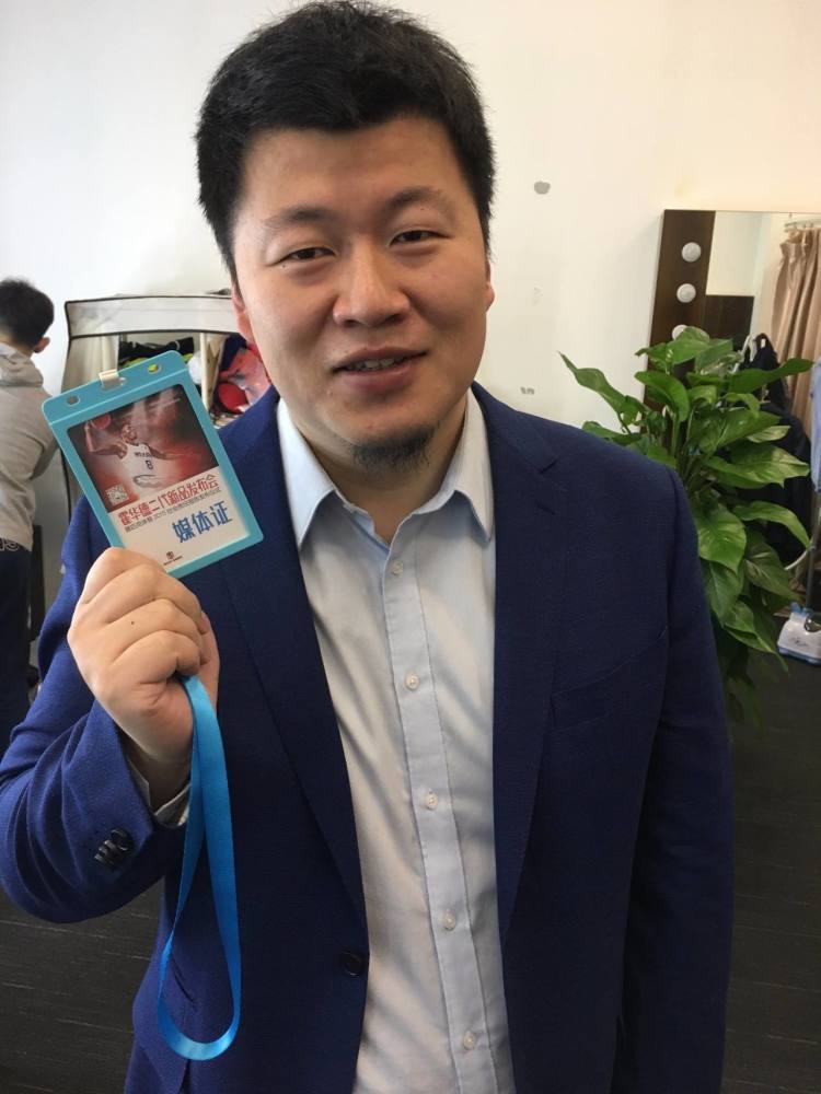 编辑殳海认为詹姆斯只要完成常规赛得分历史第一,或者是再拿一个冠军