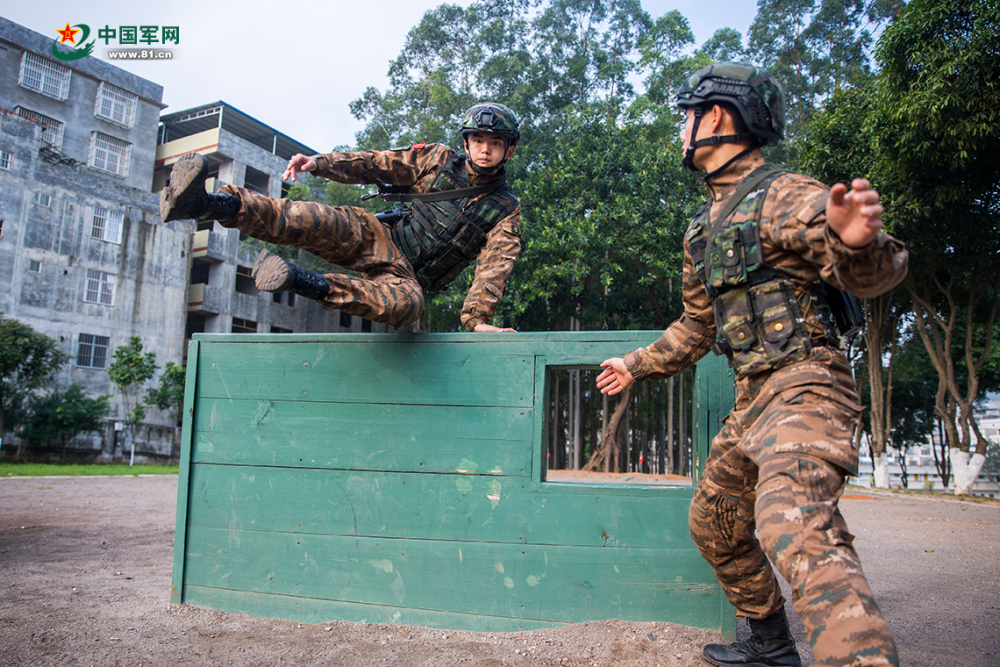 武警广西总队机动支队大抓疫情下练兵活动