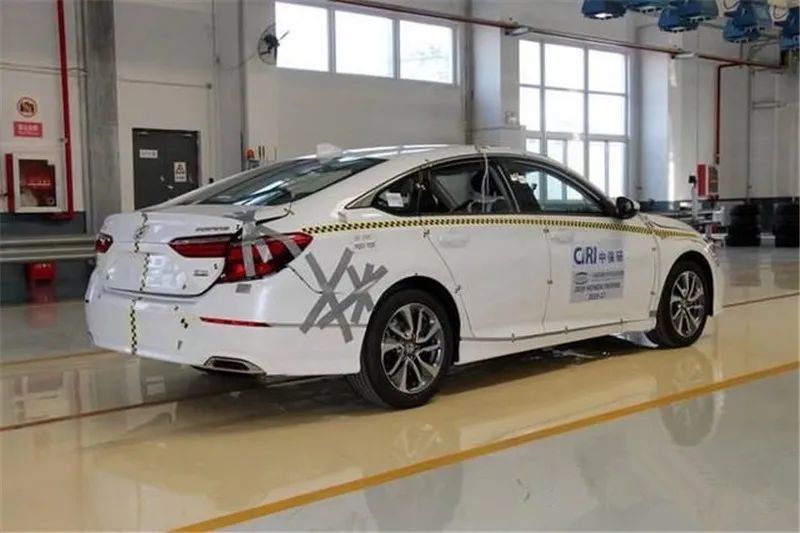 谈新车丨中保研公布本田inspire碰撞结果对比cncap雅阁测评你看出了