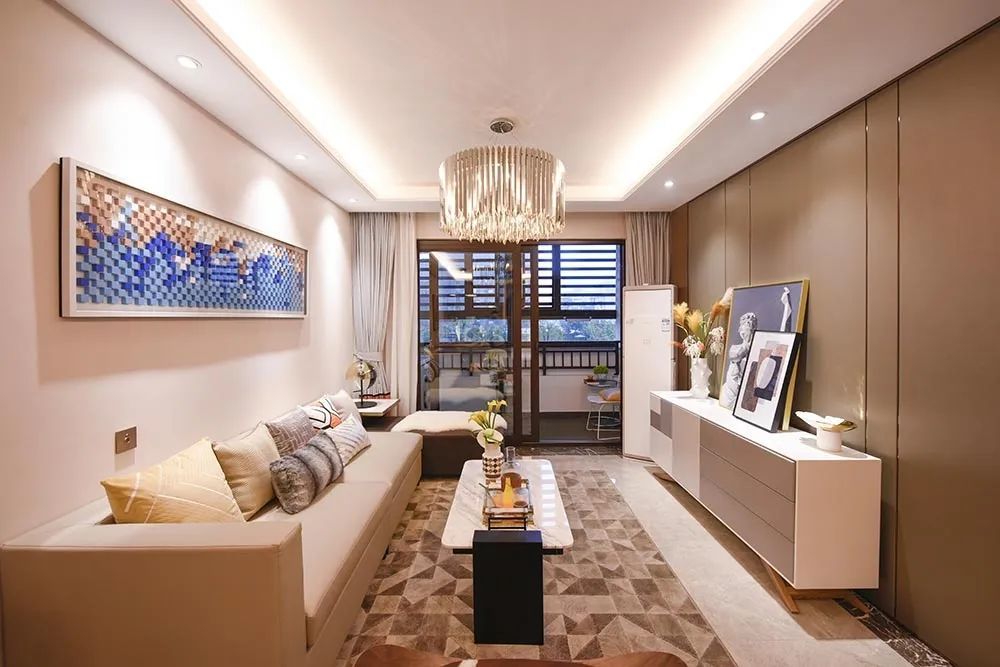 富力开远城108㎡样板间实景图 约123㎡三室户型▼