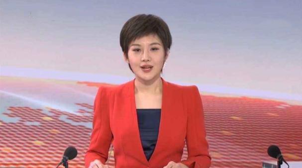 央视90后新闻主播首次尝试直播,主持人大赛冠军惊喜亮相