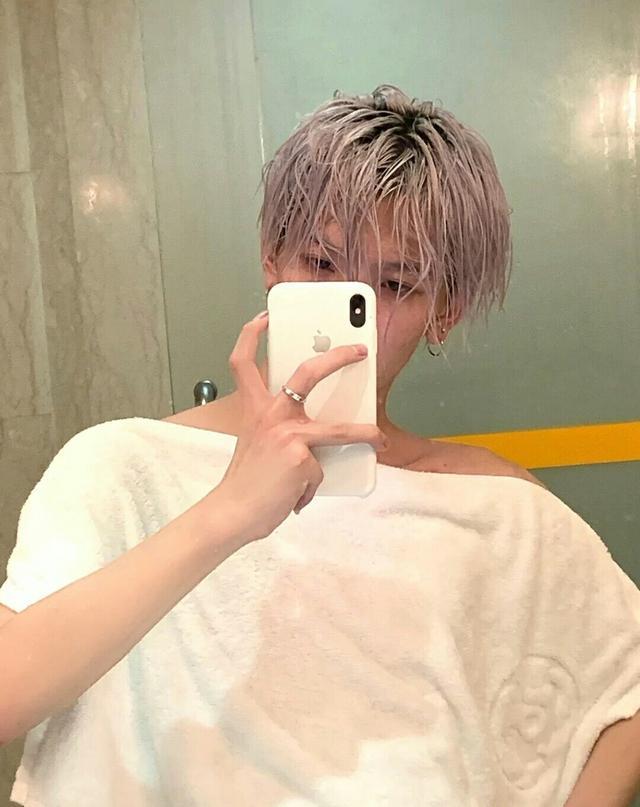 七鹤大人最新出照片破天荒没戴口罩真实颜值绝了