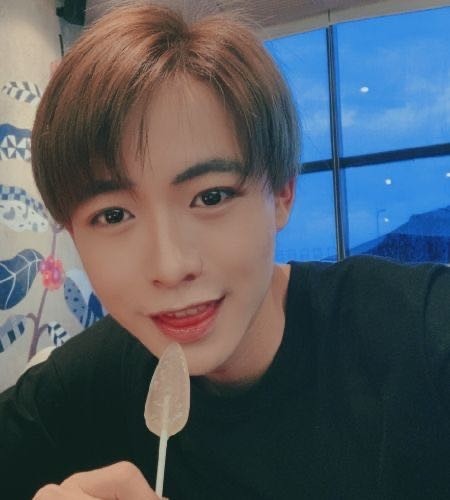 次惑小仙女恋爱后,前男友子圣发文怀念过去,说自己特别深情