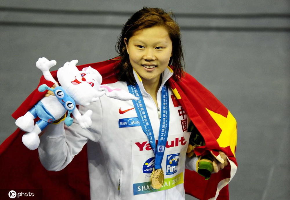 游泳世界冠军赵菁的封城记忆因发烧差点吓哭刘子歌给海淘一沓口罩