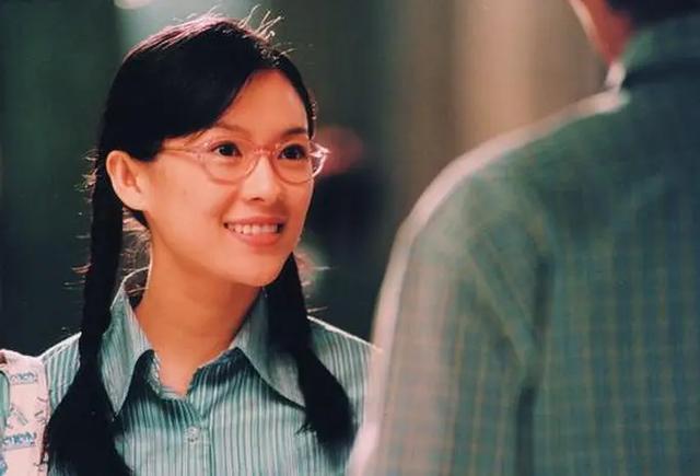 而2004年的这部电影《茉莉花开》大概就是章子怡演技最集中的体现,一