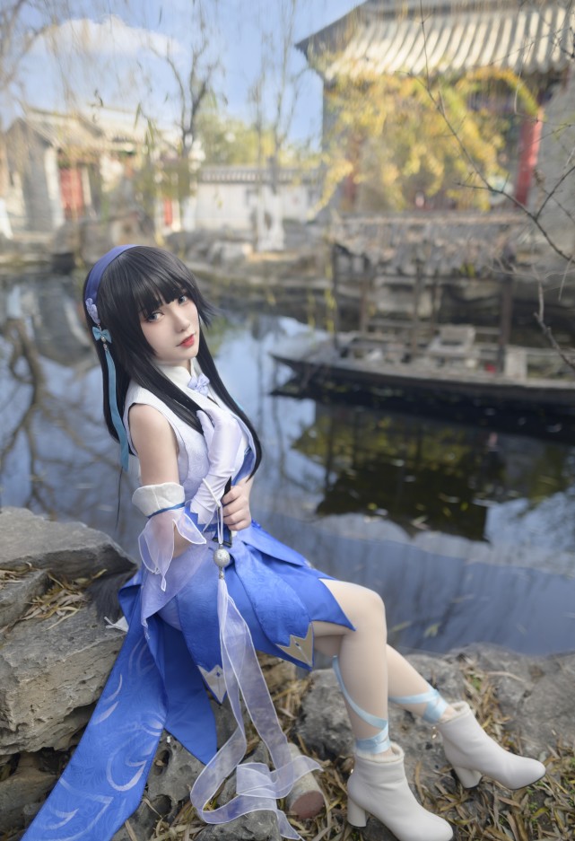 小姐姐cos王者荣耀西施丝带袜配白色短靴比原版角色更显腿长