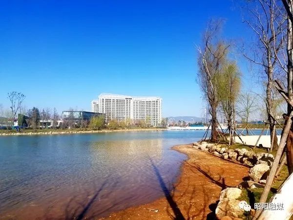 春暖花開時烏蒙水鄉公園桃花櫻花玉蘭花相繼綻放