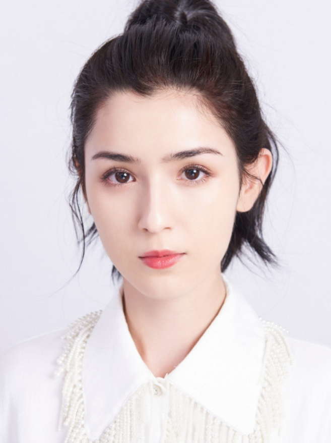 哈妮克孜生图流出离开百级精修与美颜真颜值惹人叹服