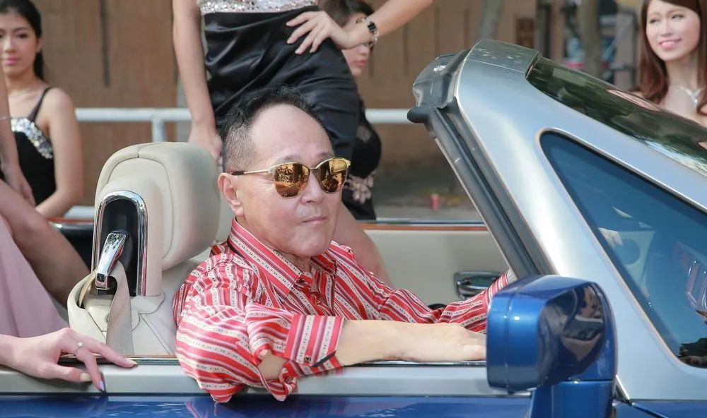 不过再怎么会玩,赵式浩也玩不过自己的老爸赵世曾.