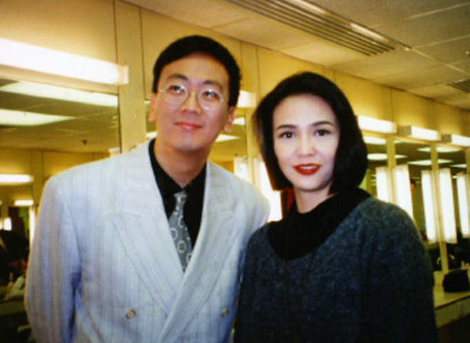 郑丹瑞为爱女庆祝生日,29岁女儿颜值高,精通4国语言是高考状元