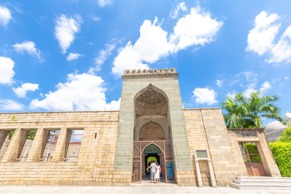 它就是位於泉州塗門街的清淨寺,原名聖友寺,又稱艾蘇哈卜大清真寺,始