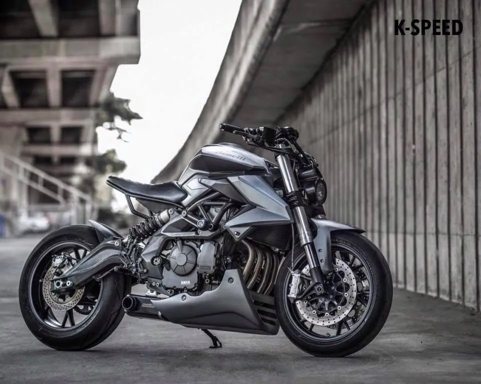 各个角度的帅气贝纳利黄龙600国外改装案例