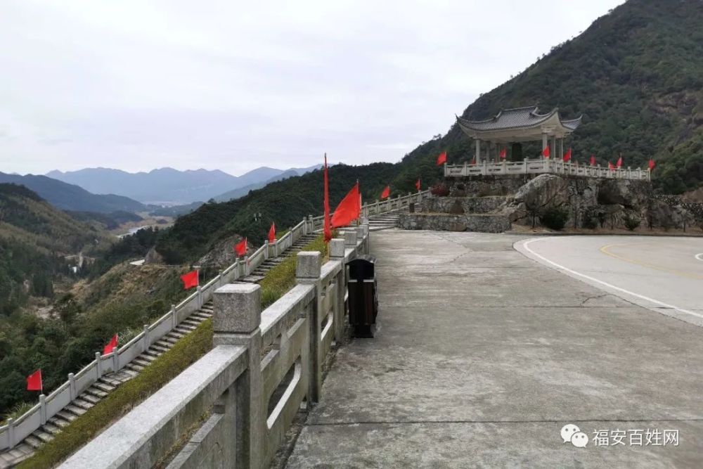 前天在途经九都流米寺,桃花溪村之后,小编继续向着宁德虎贝镇方向走