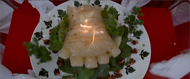 第二夜做象拔."象拨"也是满汉全席中的"山八珍"之一,指的是大象鼻子.