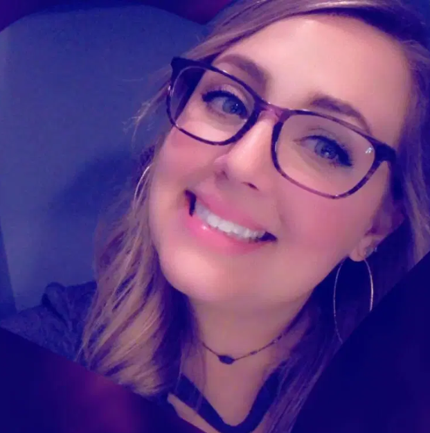 萨曼莎·麦菲林(samantha mcferrin)今年29岁,已婚,是一名数学教师,在