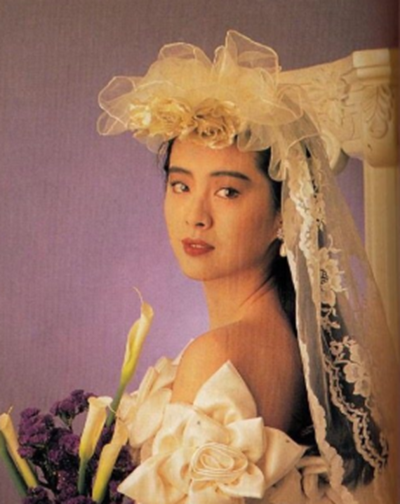 港圈女神婚纱照:邱淑贞灵动,王祖贤仙气,这位女神最惊艳
