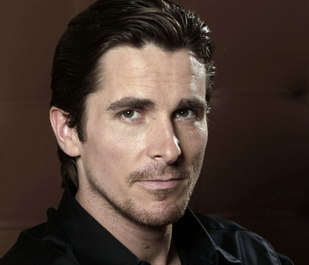 蝙蝠侠要大战雷神贝尔将在雷神4中饰演大反派