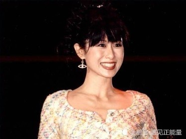 19岁出道歌坛36岁嫁男歌手相差14岁的老夫少妻如今还好吗