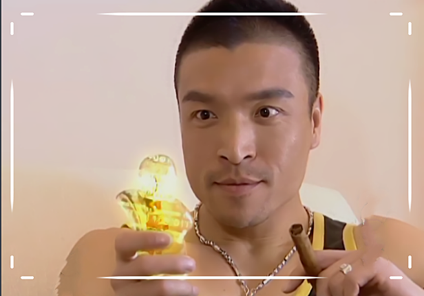 魔幻手机:谁还记得"王天霸"?现在戴眼镜留背头,帅到不敢认