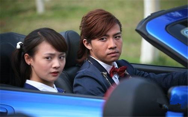 郑爽俞灏明十年后再合体拥抱时有谁留意到手放的位置寓意多多