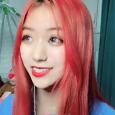 刀小刀因 "甩头发"涨粉百万,如今无美颜直播画面曝