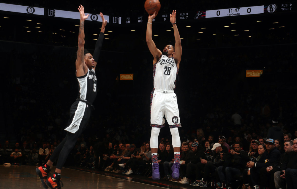 丁威迪出手投篮