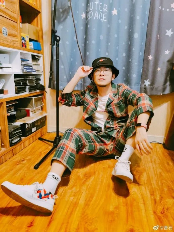 如果说在这之前的" 曹石的vlog"系列还是业余爱好,发挥余热,曹老师这