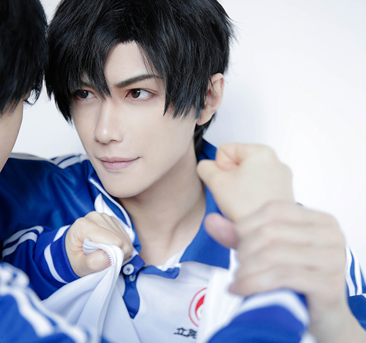 为什么学渣都是帅哥?当看清熊祁cos的《伪装学渣》之后,我终于知道了