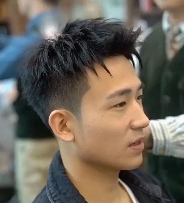 男生 两边铲 发型真的太帅了 今年试试这几款 简单潮流更有范 腾讯新闻