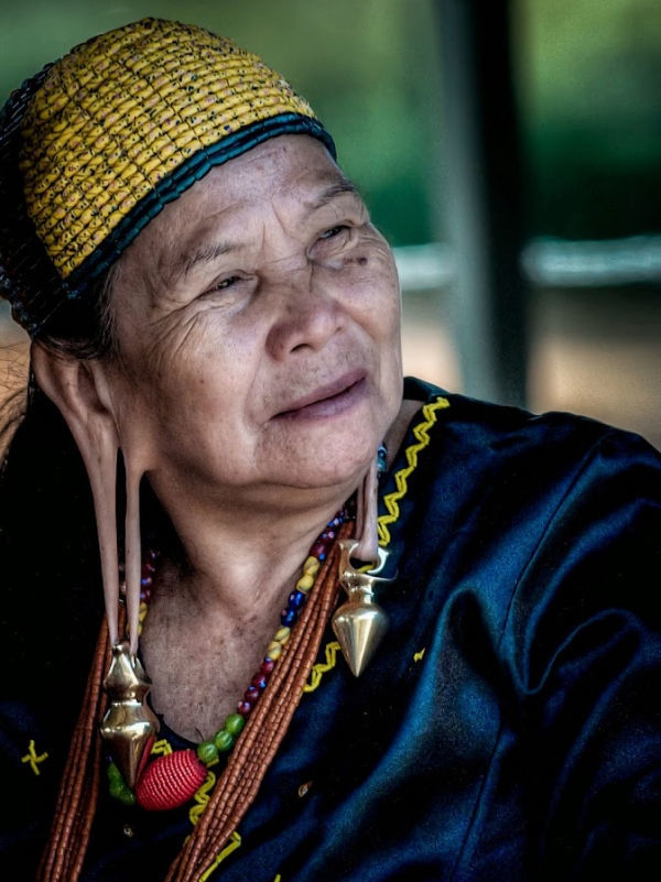 妇女节:一起来看看马来西亚沙捞越,土著妇女独特的美丽标志吧!