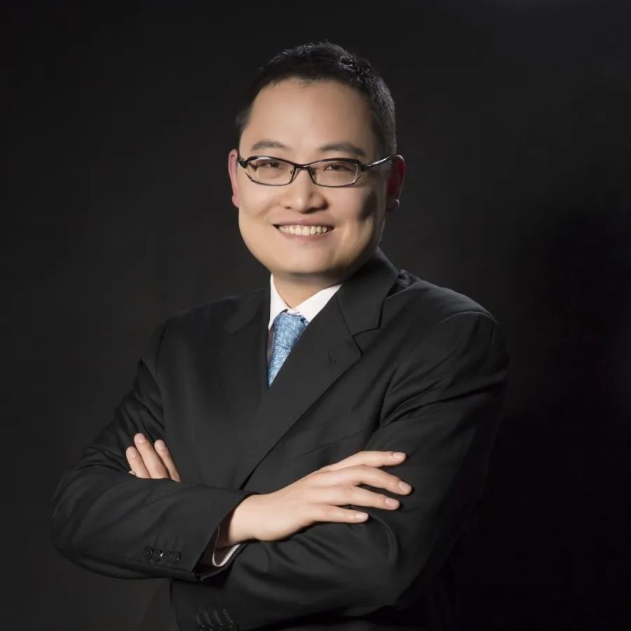 荀玉根对话谢治宇给你最新判断!