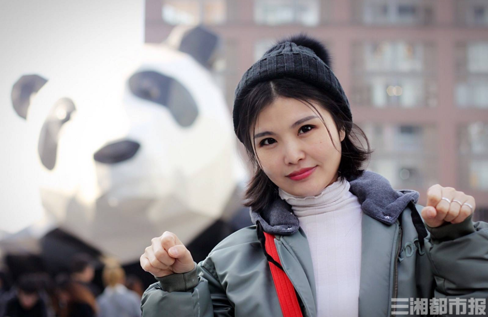 她带领部门记者杨斯涵,刘镇东围绕湖南教育系统如何"抗疫",写下新闻