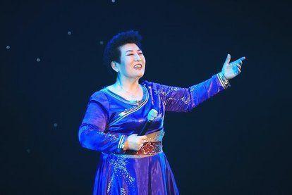 还有著名歌唱家德德玛老师,就是演唱《美丽的草原我的家》的那位.